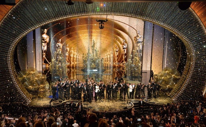 Los Angeles, Dolby Theatre, cerimonia degli Oscar 2016. Leonardo DiCaprio vince la statuetta come miglior attore protagonista con il film The Revenant.