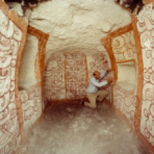 Archeologo al lavoro in Guatemala